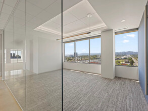 11111 Santa Monica Blvd, Los Angeles, CA en alquiler Foto del interior- Imagen 2 de 9