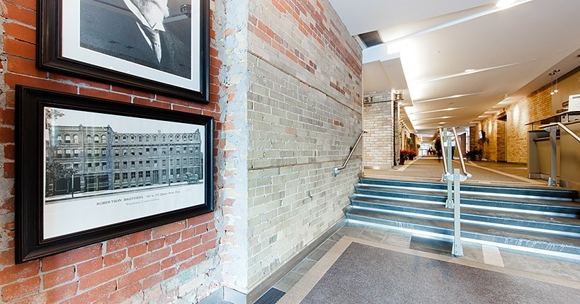 111 Queen St E, Toronto, ON en alquiler - Foto del interior - Imagen 2 de 11