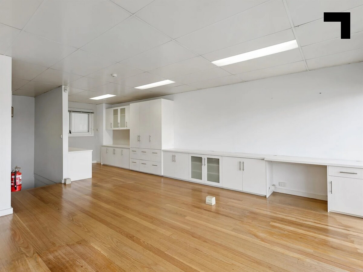 2-14 Taylor St, Yarraville, VIC 3013 - Unidad 2 - - Foto del interior - Image 2 of 3