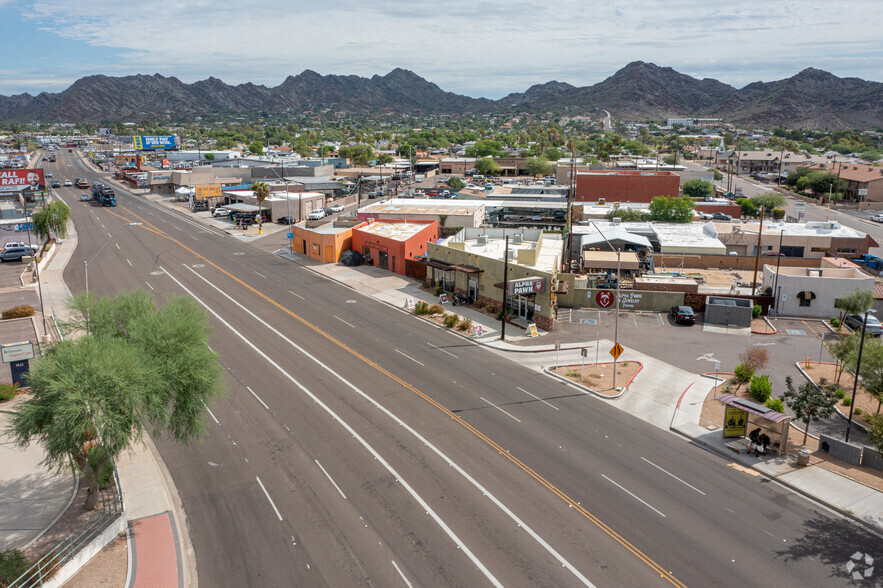 9017 N Cave Creek Rd, Phoenix, AZ en alquiler - Foto del edificio - Imagen 1 de 5