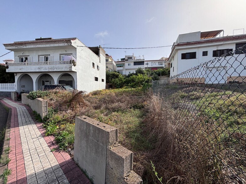 Avenida Islas Canarias, 26, Firgas, Las Palmas en venta - Foto del edificio - Imagen 2 de 11