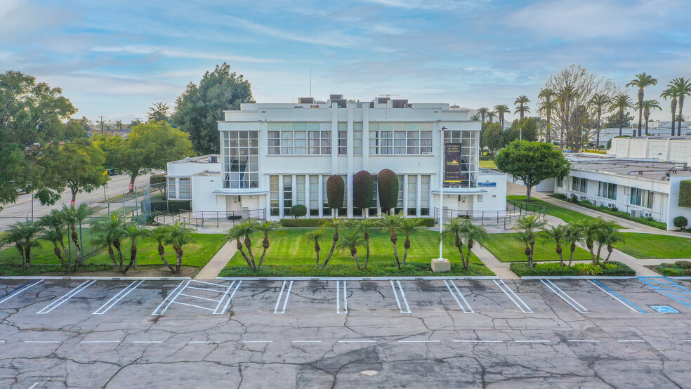 7833 S Vermont Ave, Los Angeles, CA en venta - Foto del edificio - Imagen 3 de 11