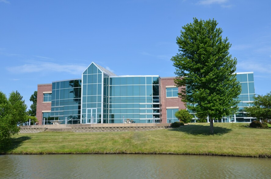 8710 Earhart Ln Sw, Cedar Rapids, IA en alquiler - Foto del edificio - Imagen 1 de 3