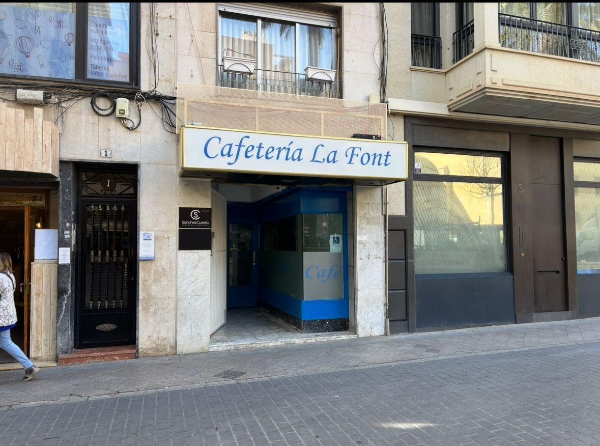 Local en Elche, Alicante en alquiler Foto del edificio- Imagen 1 de 3