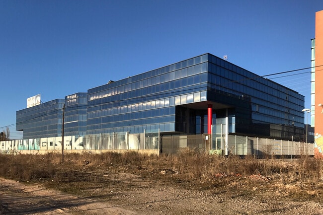 Más detalles de Calle Francisco Medina Mendoza, 41, Cabanillas del Campo - Oficina en venta