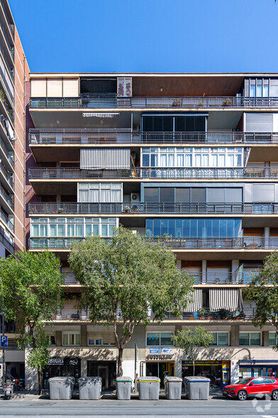 Edificio residencial en Barcelona, Barcelona en venta - Foto principal - Imagen 1 de 1