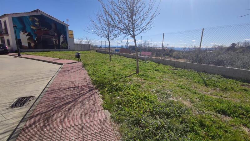 Terreno en Torremenga en venta - Foto del edificio - Imagen 3 de 12
