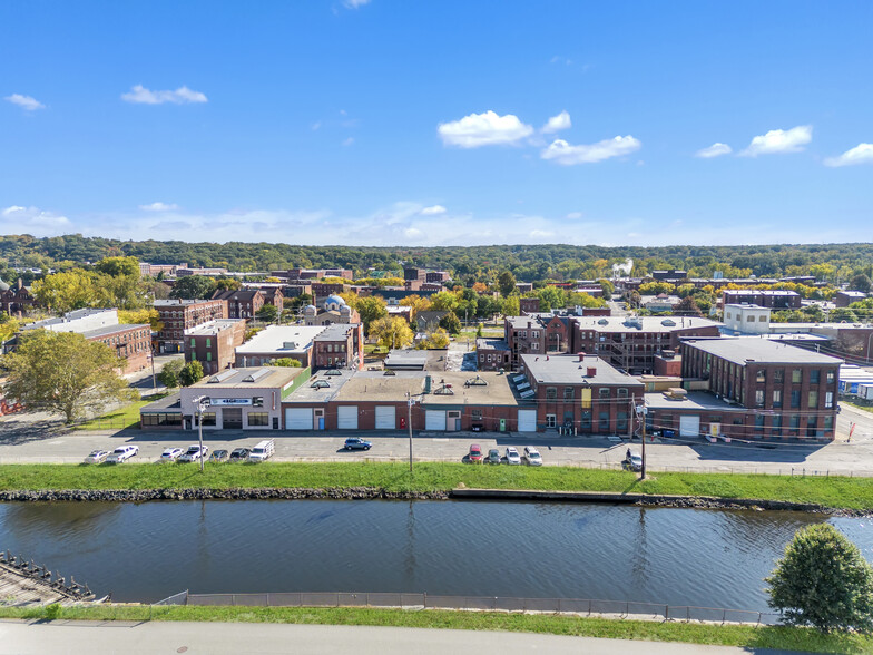 420 Race St, Holyoke, MA en alquiler - Foto del edificio - Imagen 1 de 7