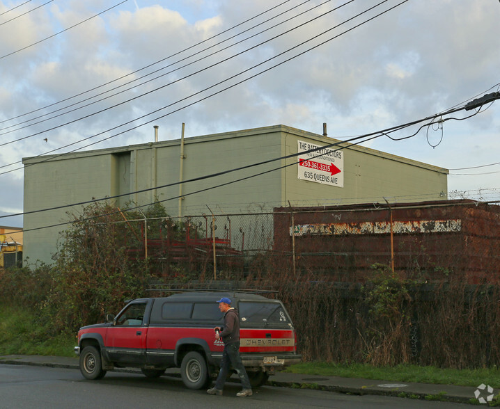 635 Queens Ave, Victoria, BC en alquiler - Foto del edificio - Imagen 2 de 4