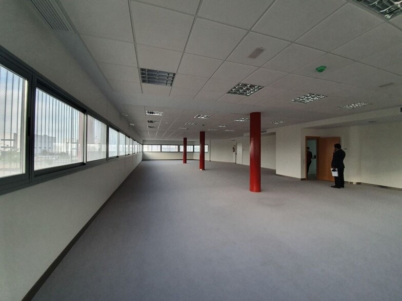 Oficina en La Rinconada en alquiler - Foto del edificio - Imagen 3 de 11