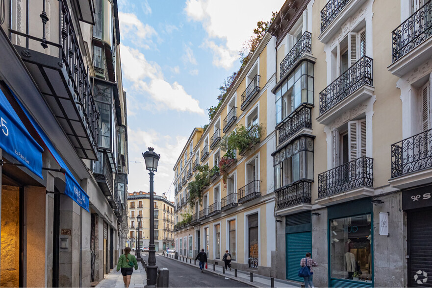 Calle de Barquillo, 44, Madrid, Madrid en alquiler - Foto del edificio - Imagen 3 de 4