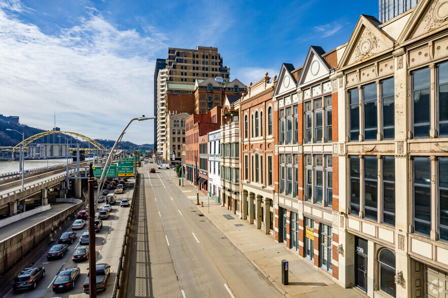 227 Fort Pitt Blvd, Pittsburgh, PA en alquiler - Foto del edificio - Imagen 3 de 42