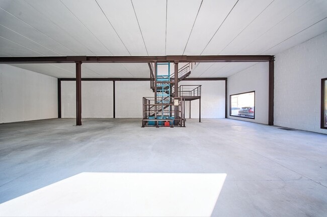 Más detalles de Calle Almuñécar, 221, Albolote - Nave en alquiler