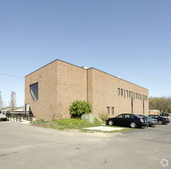 555 W 14 Mile Rd, Clawson, MI en alquiler - Foto del edificio - Imagen 3 de 4