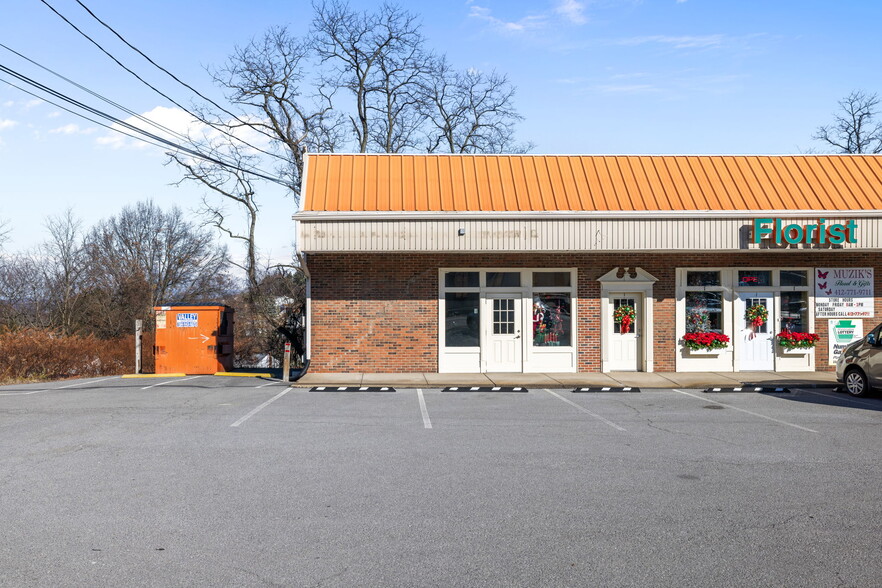 1770 Pine Hollow Rd, Mckees Rocks, PA en alquiler - Foto del edificio - Imagen 1 de 25