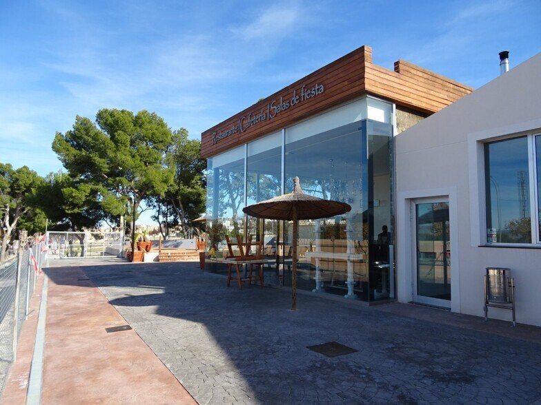 Local en Aspe en venta - Foto del edificio - Imagen 2 de 46