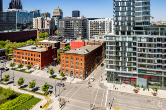 351 Boul Robert-Bourassa, Montréal, QC - VISTA AÉREA  vista de mapa