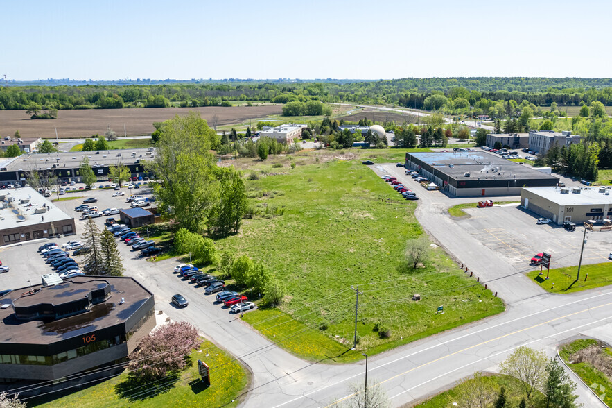 103 Schneider Rd, Kanata, ON en alquiler - Foto del edificio - Imagen 3 de 4