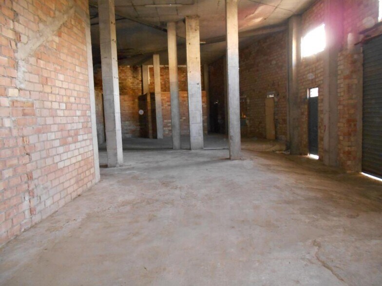 Local en Ogíjares en venta - Foto del interior - Imagen 3 de 11