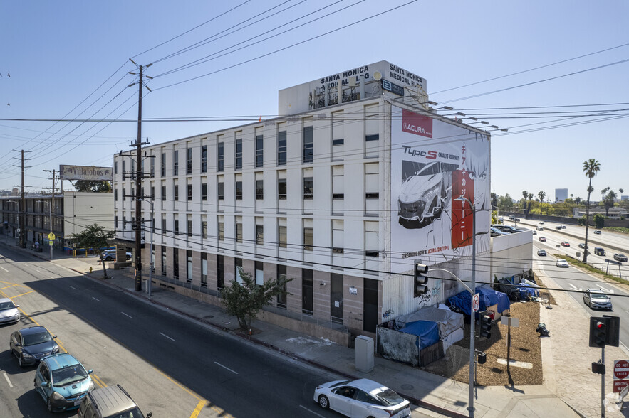 5300 Santa Monica Blvd, Los Angeles, CA en alquiler - Foto del edificio - Imagen 2 de 5