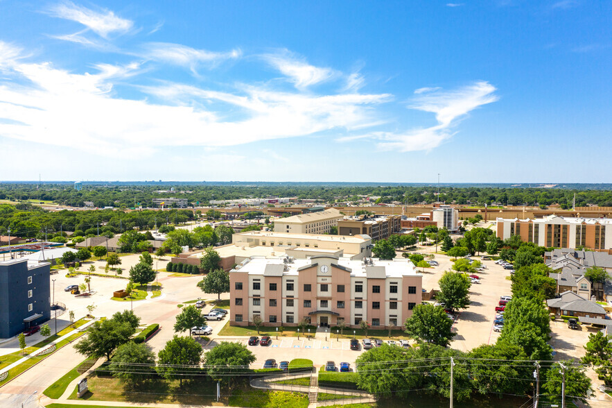 809 W Harwood Rd, Hurst, TX en alquiler - Foto del edificio - Imagen 3 de 31