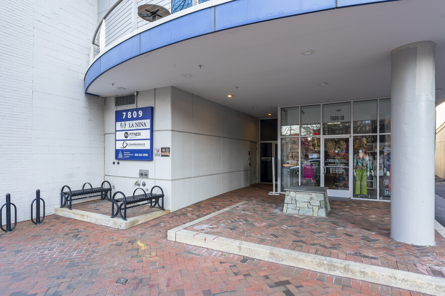 7809 Woodmont Ave, Bethesda, MD en venta - Foto del edificio - Imagen 3 de 17