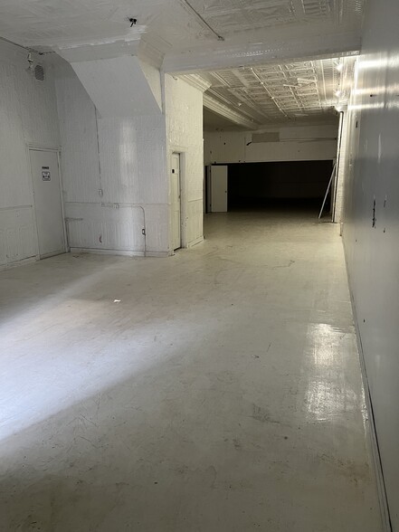 689 Woodward Ave, Flushing, NY en alquiler - Foto del interior - Imagen 2 de 10