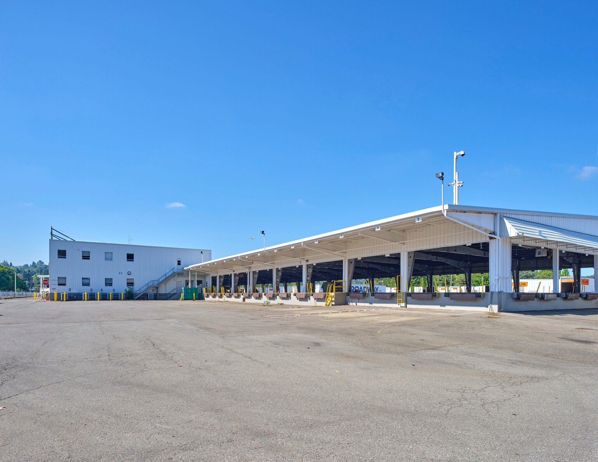 12855 48th Ave S, Tukwila, WA en alquiler Foto del edificio- Imagen 1 de 8