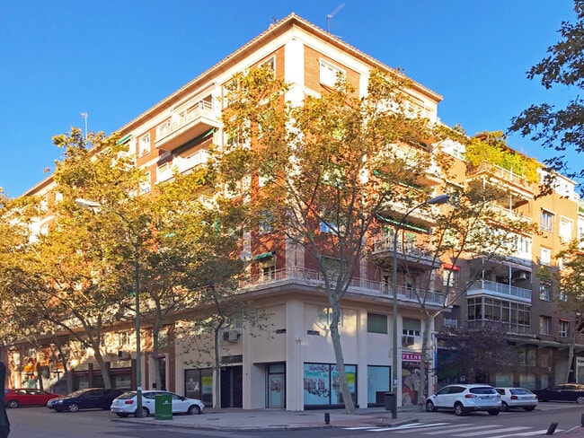 Más detalles de Calle Fortunata y Jacinta, 23, Madrid - Edificio residencial​ en venta