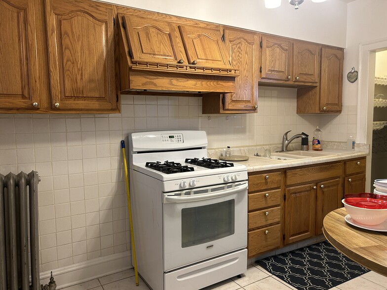 2630 W Winnemac Ave, Chicago, IL en venta - Foto del edificio - Imagen 2 de 7