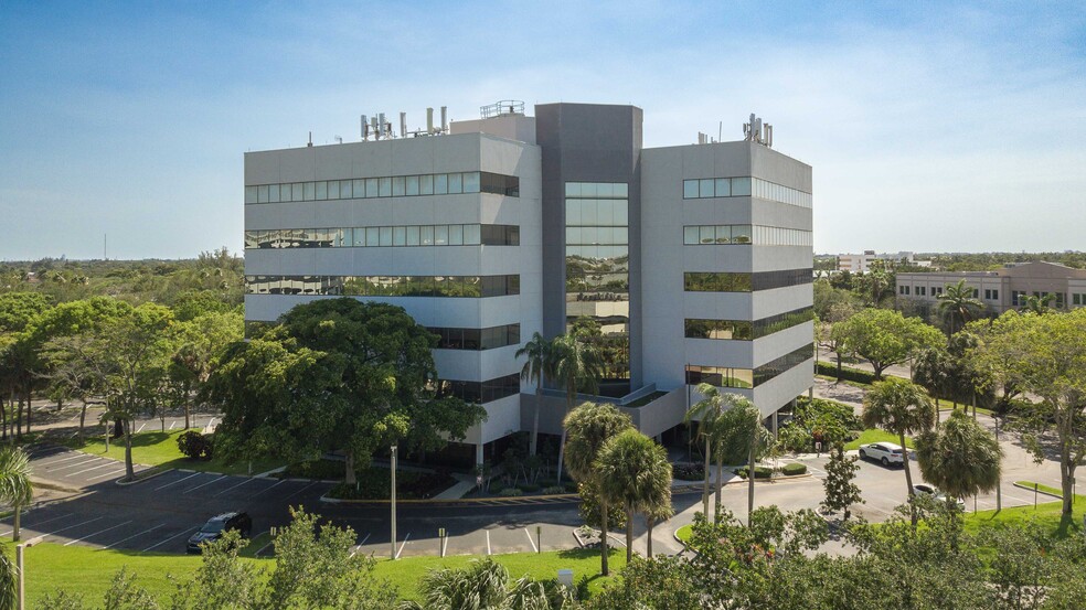 4901 NW 17th Way, Fort Lauderdale, FL en alquiler - Foto del edificio - Imagen 1 de 17