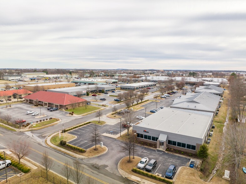 1700 SW Commerce Dr, Bentonville, AR en alquiler - Vista aérea - Imagen 2 de 3