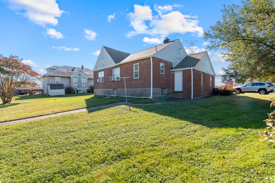 6912 Golden Ring Rd, Rosedale, MD en venta - Foto del edificio - Imagen 2 de 40