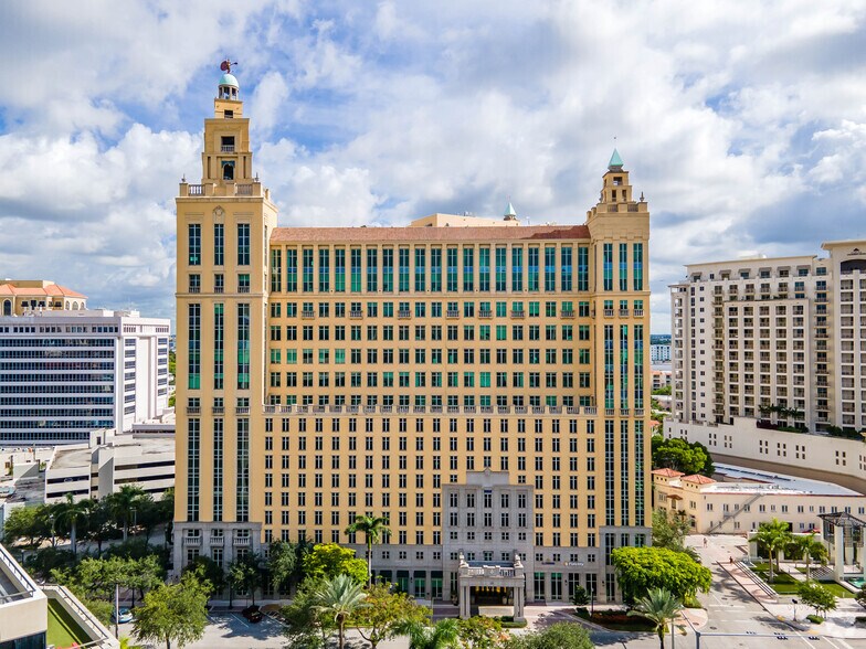 121 Alhambra Plz, Coral Gables, FL en alquiler - Foto del edificio - Imagen 2 de 11