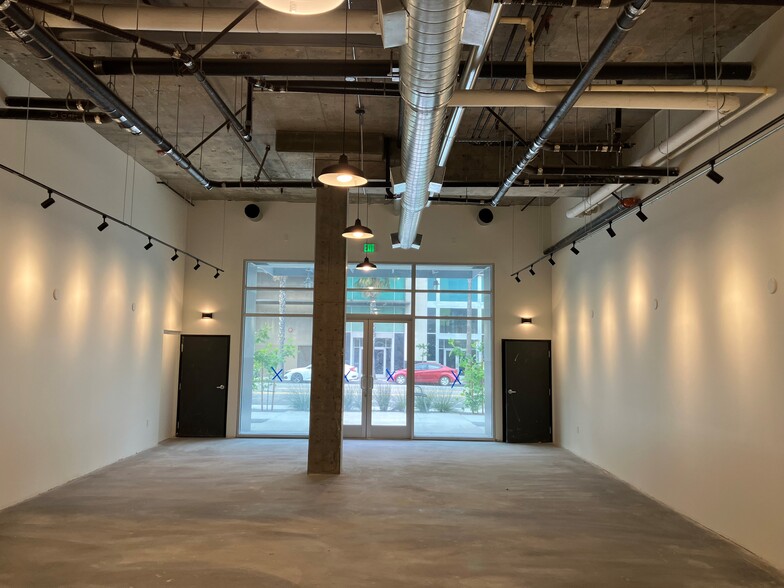 275-375 N 1st St, Burbank, CA en alquiler - Foto del interior - Imagen 2 de 6