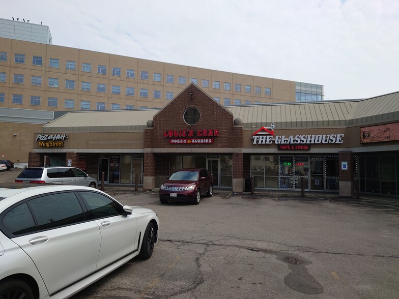 2326-2342 N Farwell Ave, Milwaukee, WI en alquiler - Foto del edificio - Imagen 2 de 13