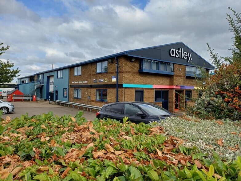 18 Linnell Way, Kettering en alquiler - Foto del edificio - Imagen 2 de 2