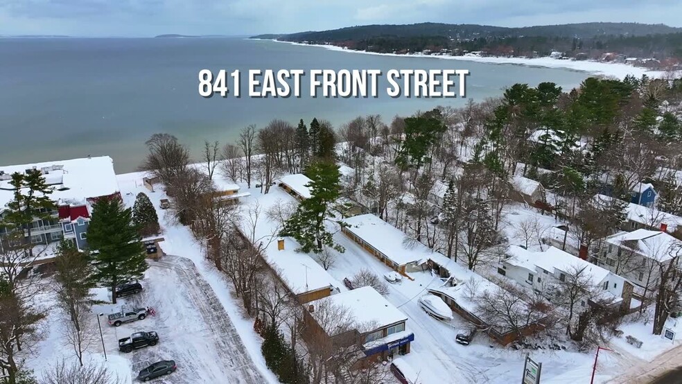 841 E Front St, Traverse City, MI en venta - Vídeo de anuncio comercial - Imagen 2 de 38