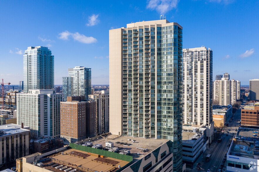 1030 N Clark St, Chicago, IL en alquiler - Foto del edificio - Imagen 2 de 4