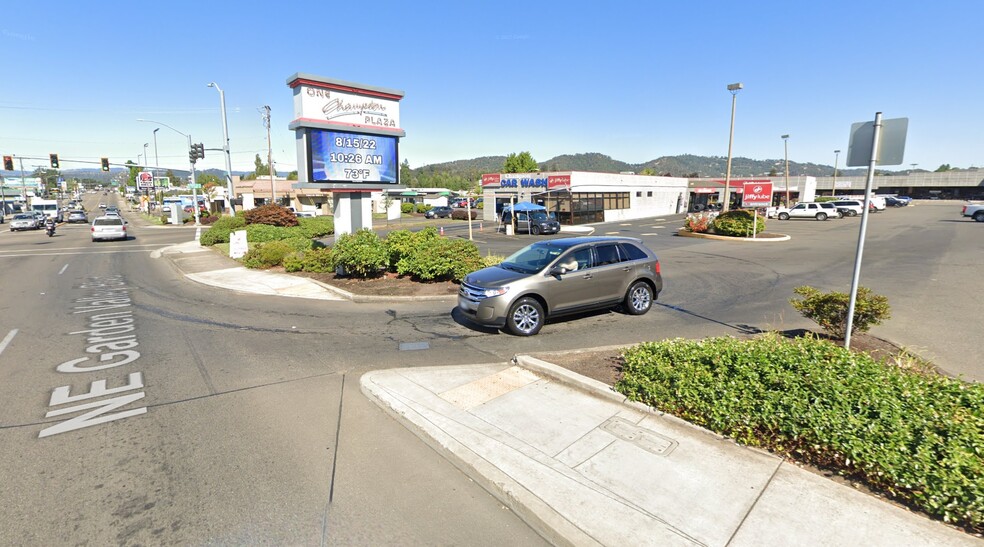 250 NE Garden Valley Blvd, Roseburg, OR en alquiler - Foto del edificio - Imagen 2 de 11