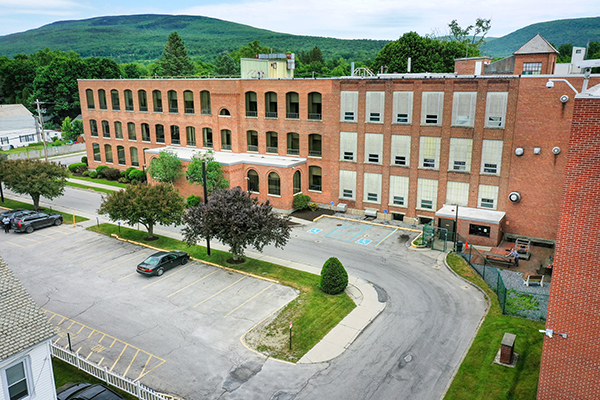 401 Gage St, Bennington, VT en venta - Foto del edificio - Imagen 3 de 12