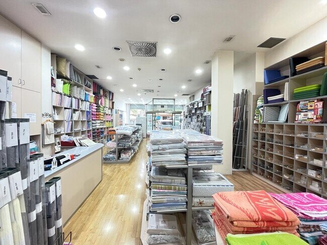 Más detalles de Rambla de Sant Sebastià, Santa Coloma de Gramenet - Edificio residencial​ en venta