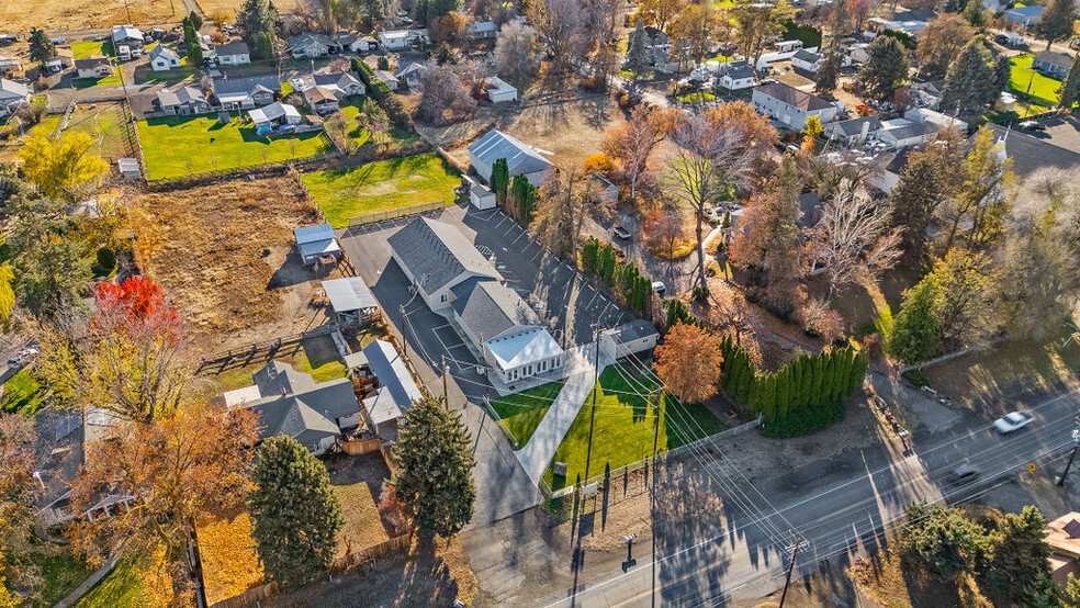 8308 Ahtanum Rd, Yakima, WA en venta - Foto del edificio - Imagen 2 de 44