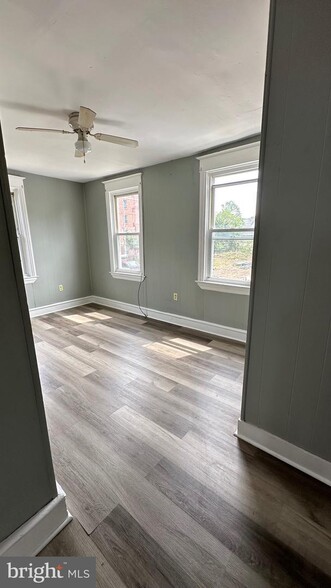 456 S Broadway, Gloucester City, NJ en venta - Foto del interior - Imagen 2 de 23