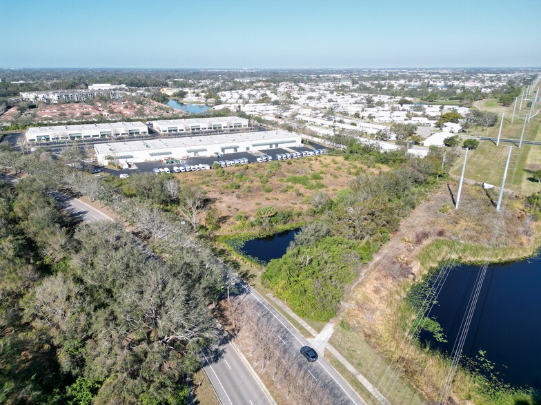 3855 Gateway Centre Blvd, Pinellas Park, FL en venta - Foto del edificio - Imagen 1 de 6