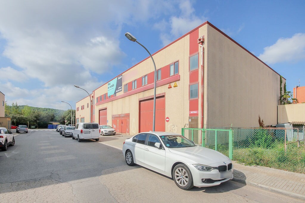 Nave en Begues, Barcelona en venta Foto principal- Imagen 1 de 1
