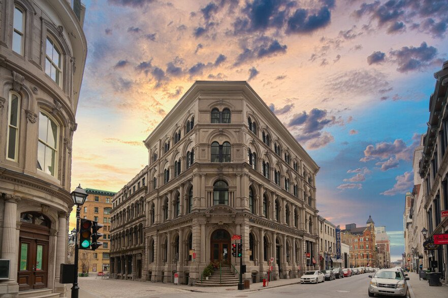 200-212 Rue Notre-Dame O, Montréal, QC en alquiler - Foto del edificio - Imagen 1 de 5