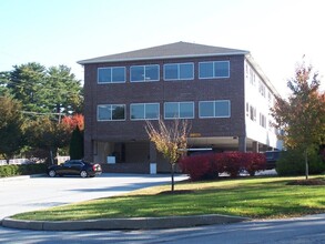 3748 W Chester Pike, Newtown Square, PA en alquiler Foto del edificio- Imagen 2 de 2