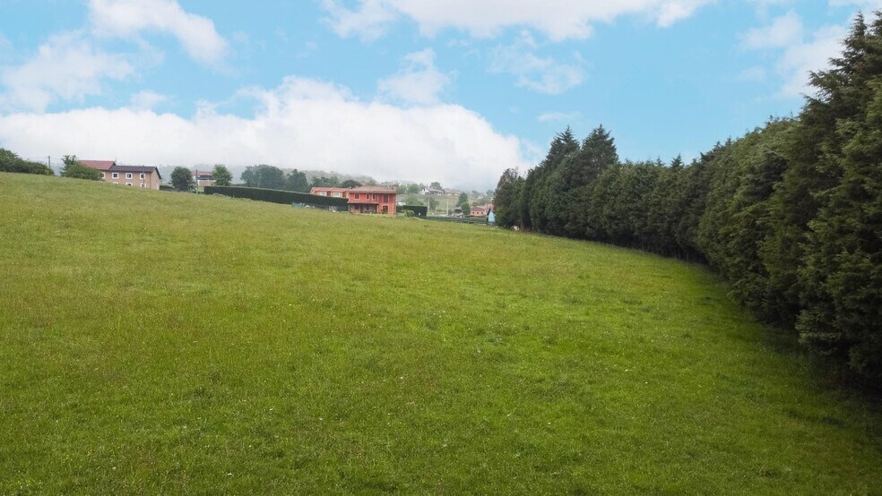 Biedes, Las Regueras, Asturias en venta - Vista aérea - Imagen 1 de 27