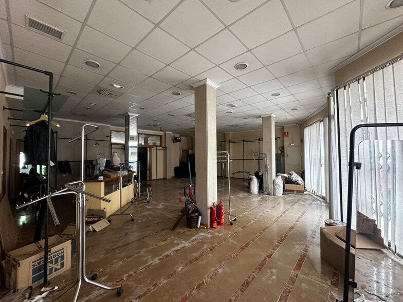 Avinguda País Valencia, 1, Llombai, Valencia en venta - Foto del edificio - Imagen 3 de 23